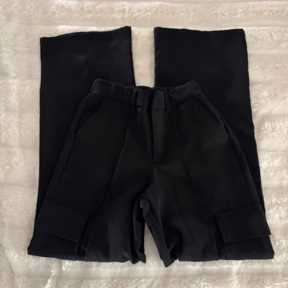 Contempo Women's Black Cargo Pants